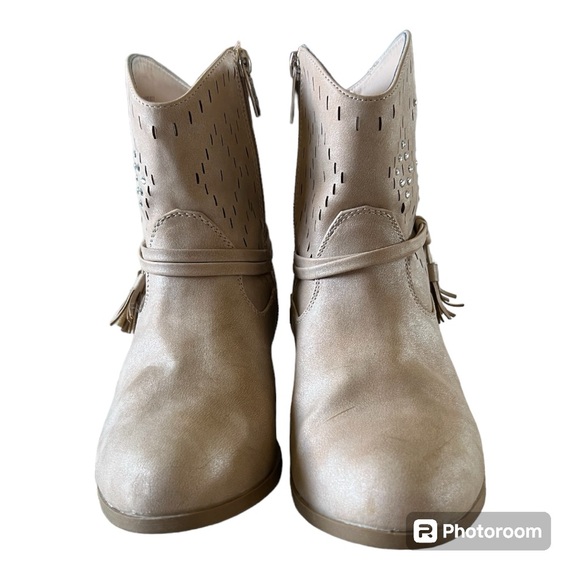 Jessica Simpson Size 5 Short Boots with small heel - Picture 4 of 7